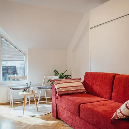 Via Mons アパート